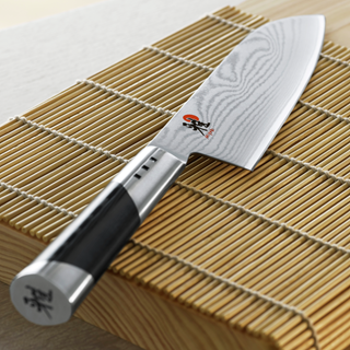 *Miyabi 7000D Santoku knife. While stock lasts. Cannot be combined with other discounts. (RRP €219 | Outlet price €152.95)