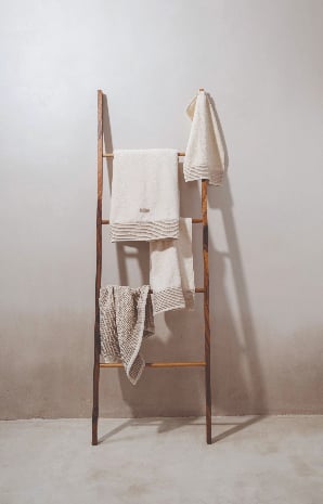 item.ImageAlternativeTextWithFallback